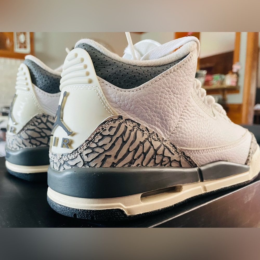 Nike Jordan 3 “Hide and Seek”
6Y-7.5W
$59
Original box,sticker and hang tag. - Picture 6 of 15